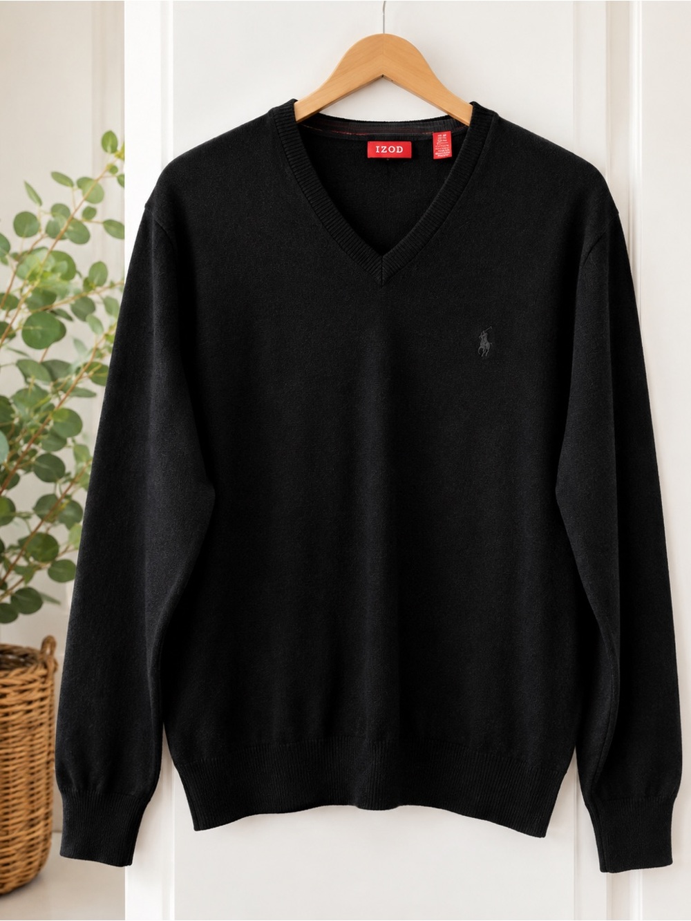 IZOD Men’s Black V Neck Sweater Classic Preppy Pullover Logo Knit